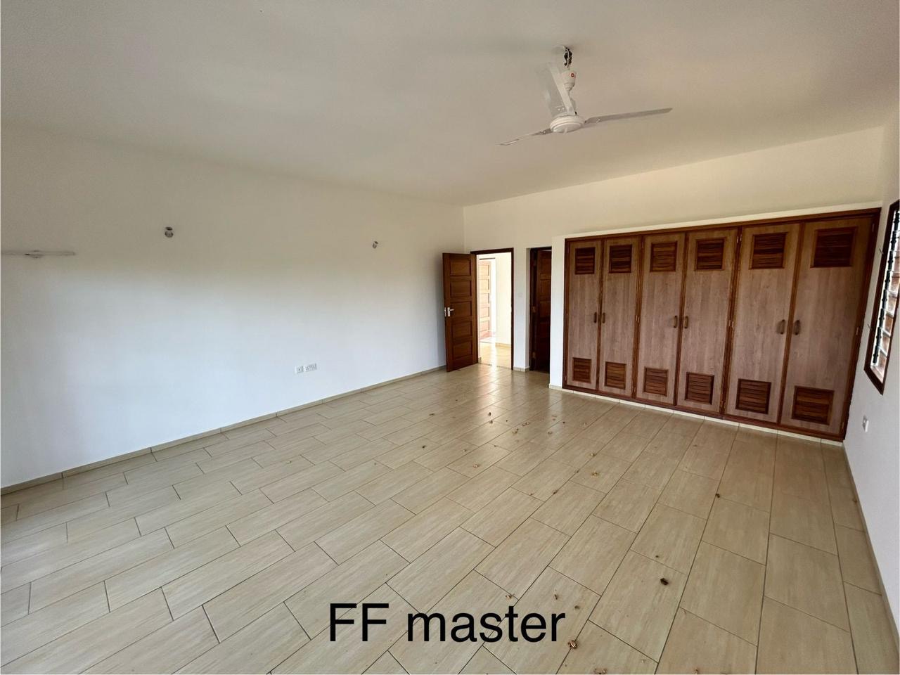 Master-Schlafzimmer im Obergeschoss