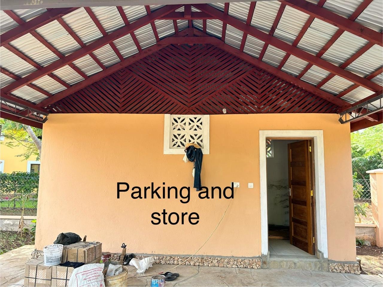Carport mit Lagerraum und Personal-WC