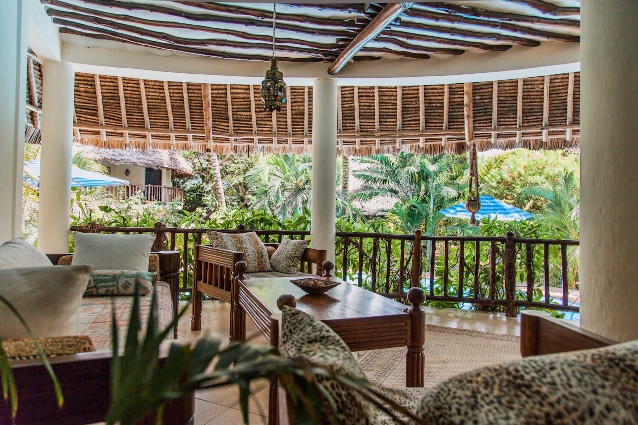 Villa Madagaskar · verandah looking into the tropical garden